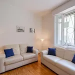 Guesthost - Seaside Roomy 아파트