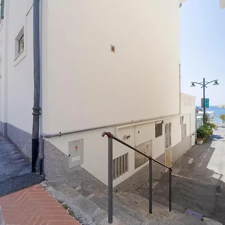 Seaside Roomy Apartment Bordighera